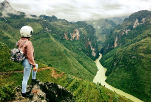 Astonishing Sceneries To Take Pictures In Ma Pi Leng Pass, Ha Giang