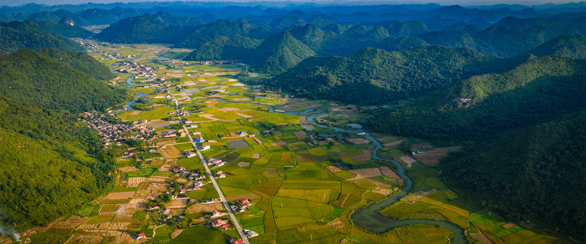 Vietnam Adventure Tour - 5 Day Scenic North Trekking & Sailing
