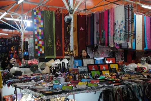 Shopping in Halong