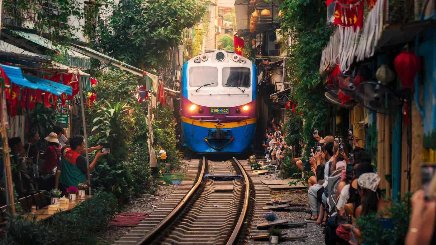  8-Day Vietnam Motorcycle From Night Train To Mountain Peaks