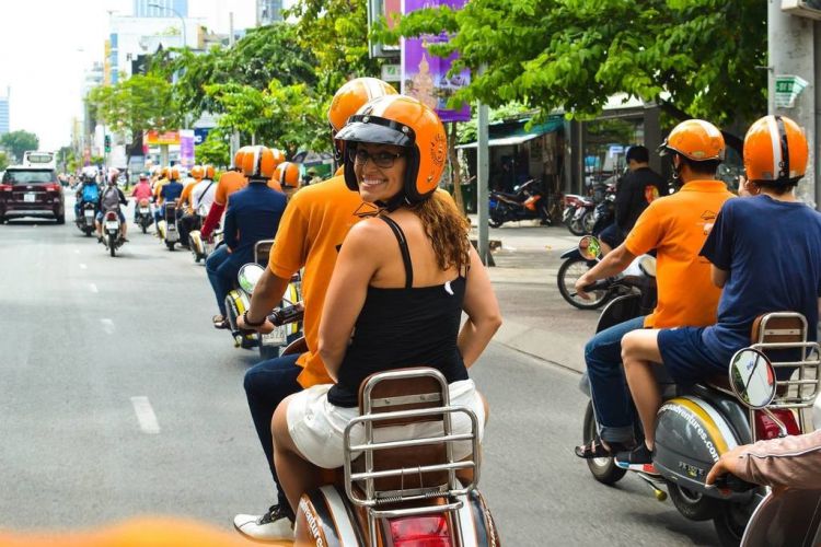 Exploring Hanoi On Motorbikes – The Lovely Capital Of Vietnam 