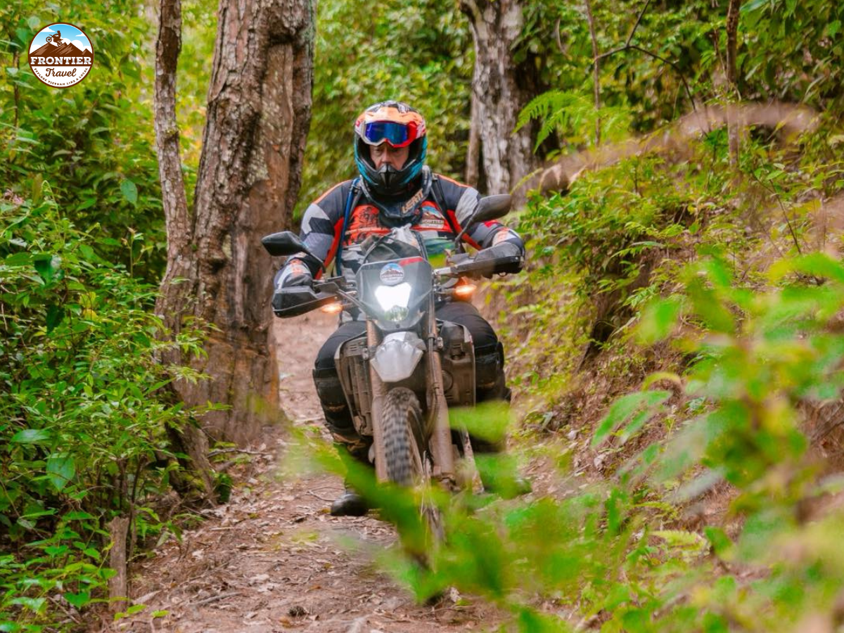 Riding-Vietnam-with-Frontier-Travel-Vietnam-a-local-motorcycle-tour-operator-approach