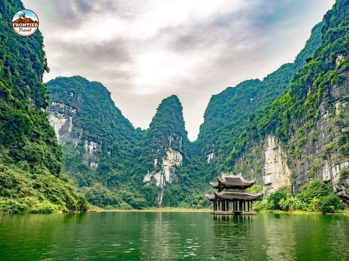 Vietnam historic towns motorcycle route