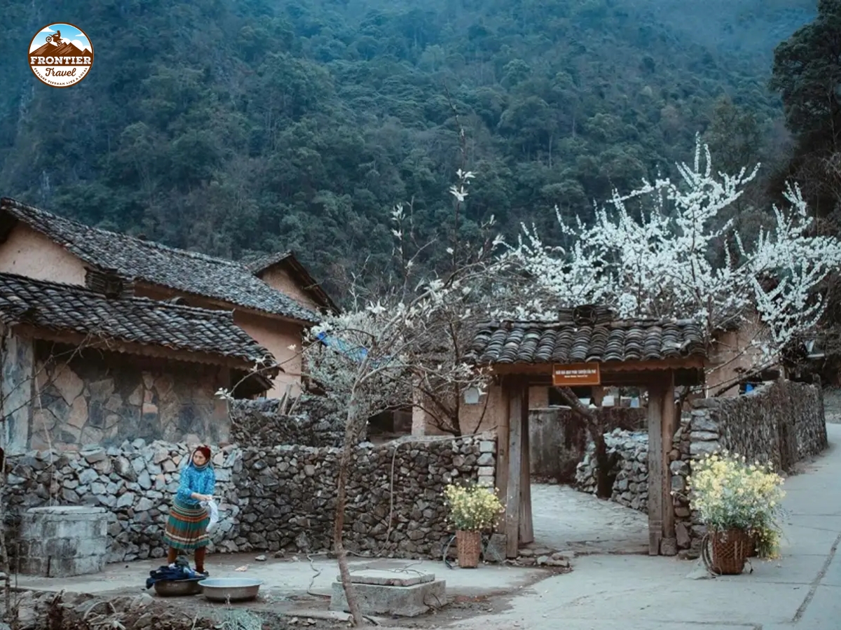 Discover mountain villages through motorcycle tours in Vietnam