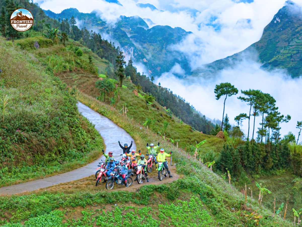 The complete guide to riding Ma Pi Leng Pass by motorbike