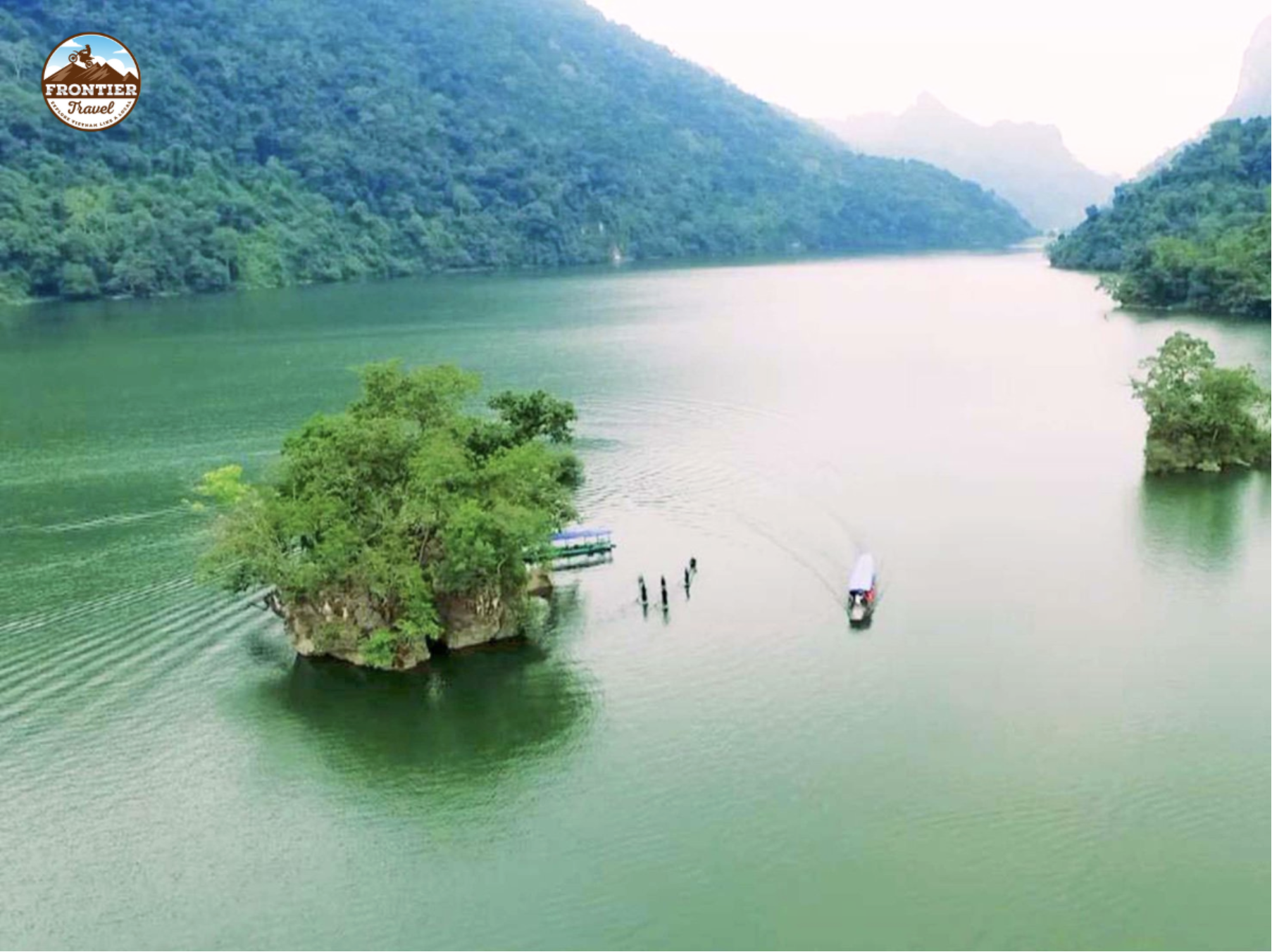 famous-lakes-in-Vietnam-for-motorbike-riders