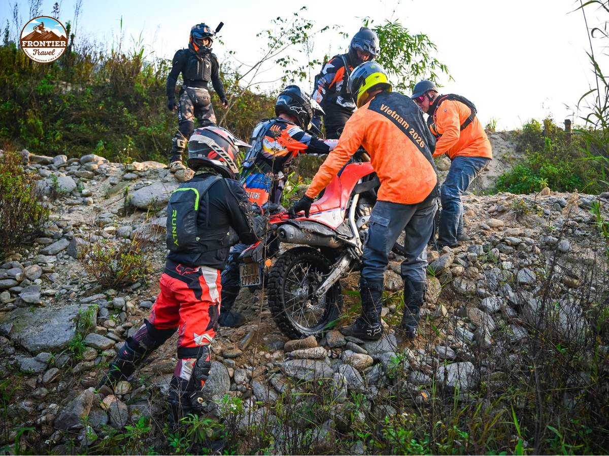 Practical-guide-to-choosing-a-Vietnam-motorcycle-tour-operator-for-2026