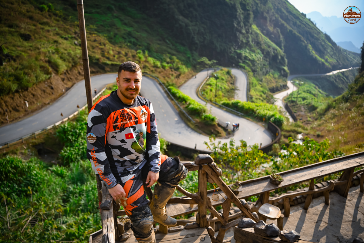 Conquering_Ma-Pi-Leng-Pass