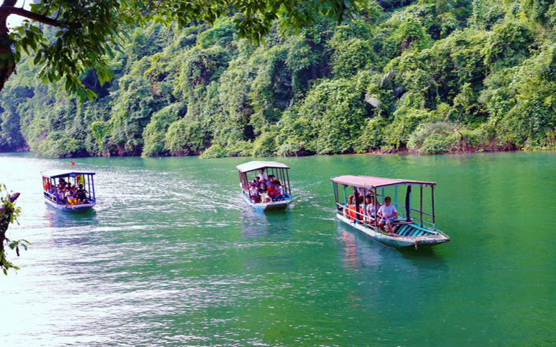 Vietnam travel tours