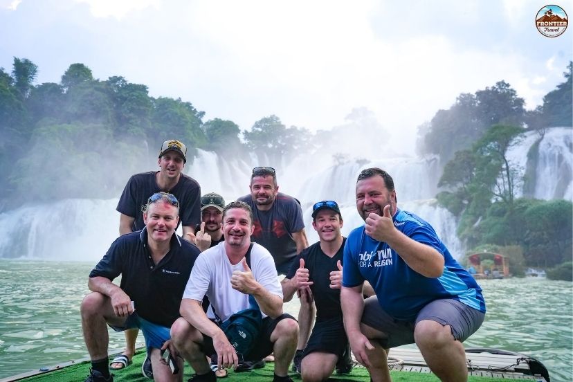 Waterfalls, viewpoints, and quiet roadside stops add character to the journey