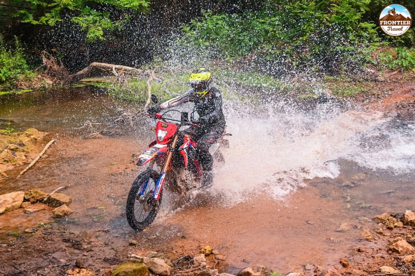Adventure route to Tat Nang Waterfall in Mai Chau