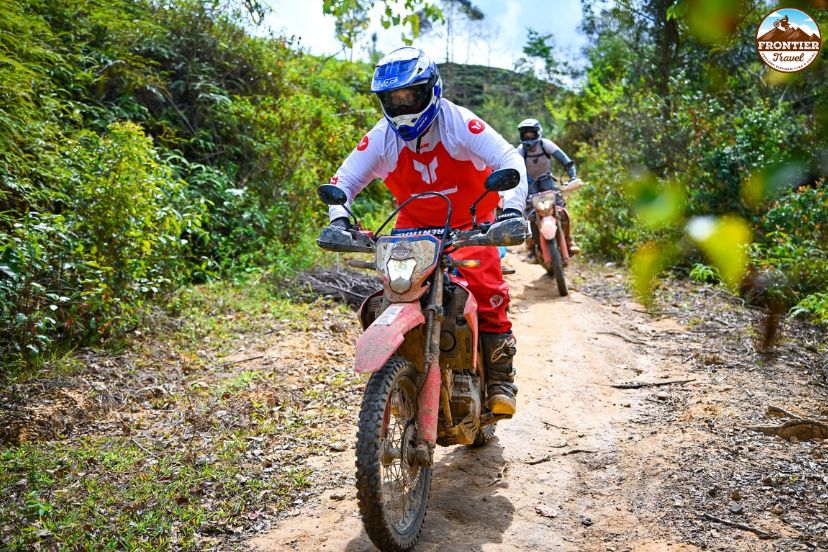 Body positioning techniques for winding road riding