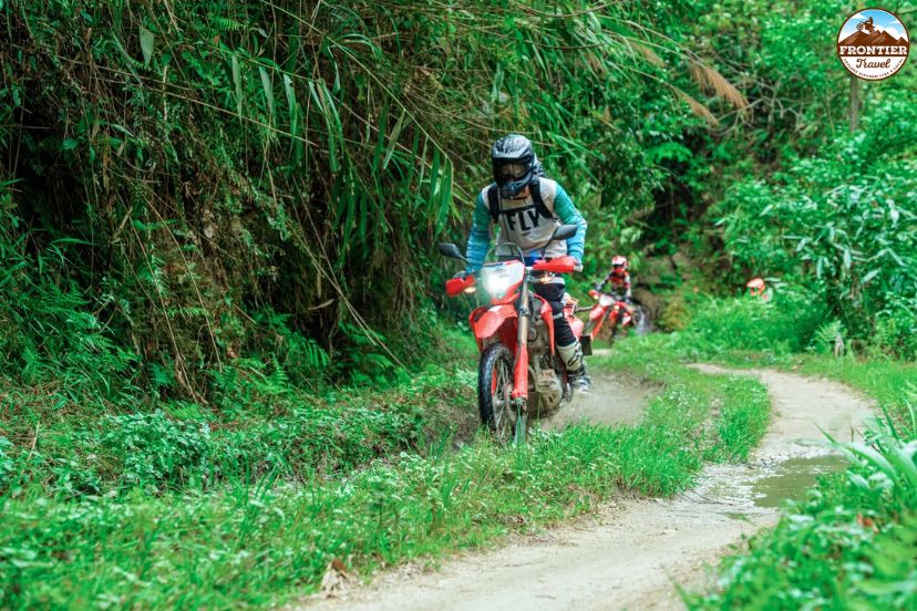 Defensive riding strategies for mountain pass corners