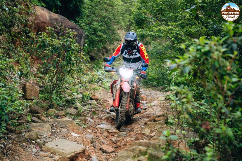 Learning smooth clutch techniques for steep climbs