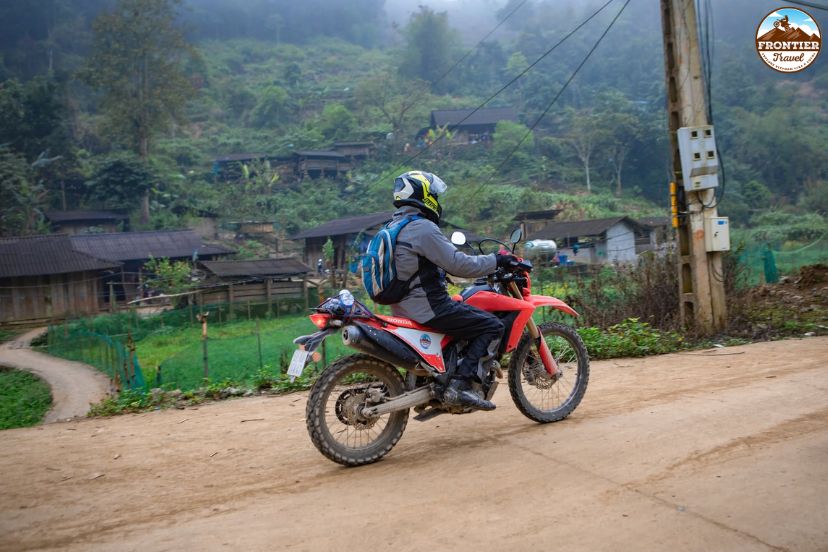 Looking through corners on Vietnam mountain passes