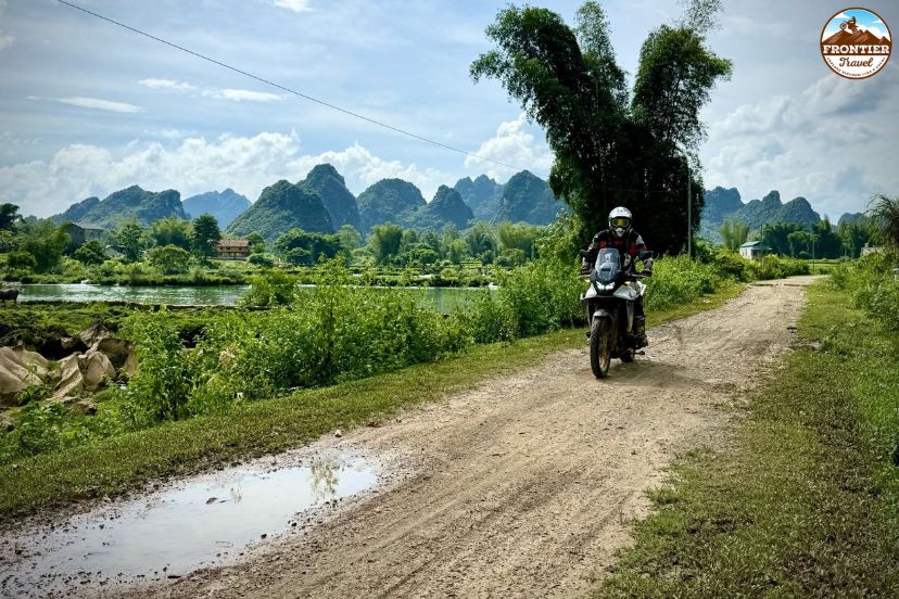 Motorbike adventure to Ban Gioc Waterfall Vietnam