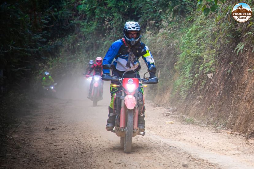 Navigating sharp mountain turns with clutch control