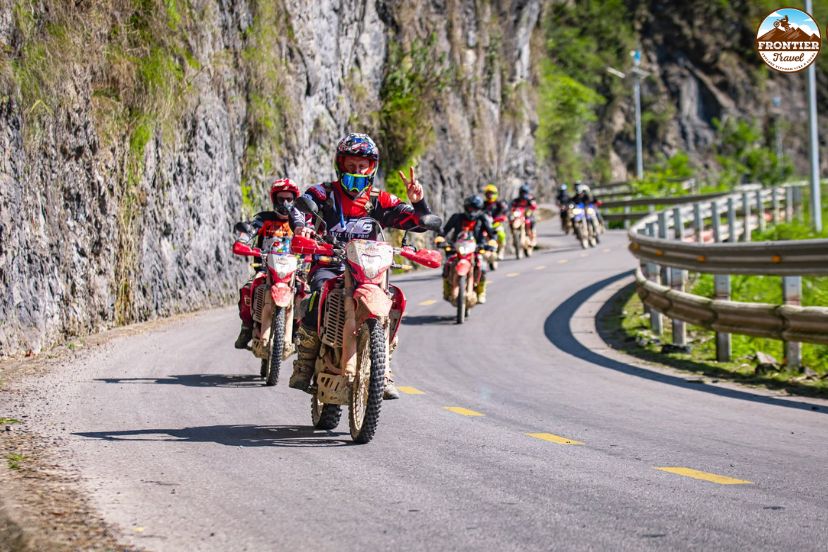 Proper body position for safe motorbike control