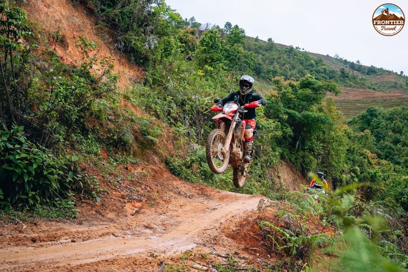 Proper clutch control on Vietnam mountain roads