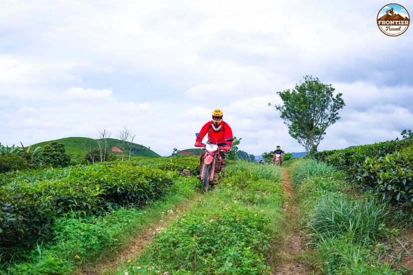 Scenic mountain roads through Mai Chau countryside