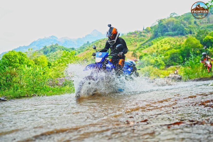 Adjusting motorcycle sag levels to keep maximum balance.