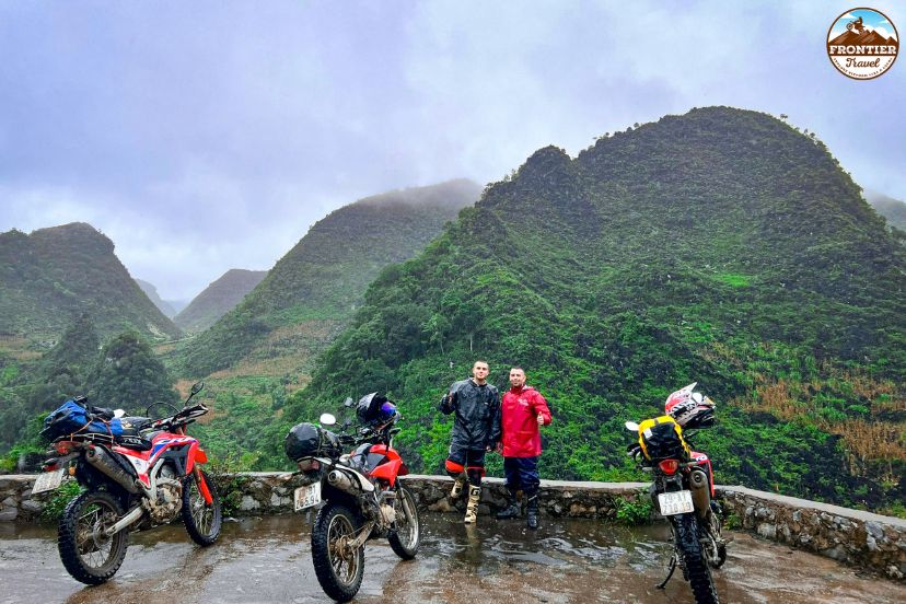 Discovering mountain passes and canyons in Ha Giang