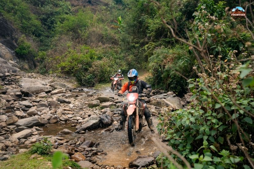 Vietnam motorbike tours Top Gear starts with a legendary ride