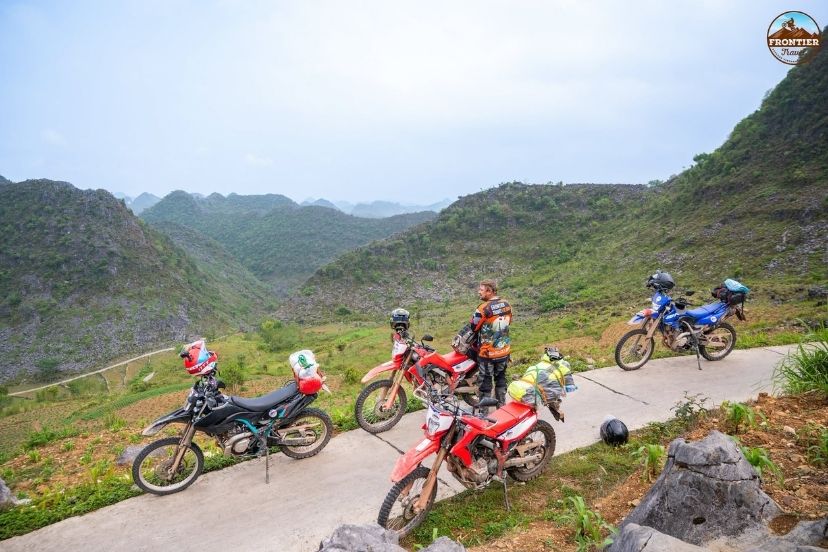 Mountains and remote roads shape the early route