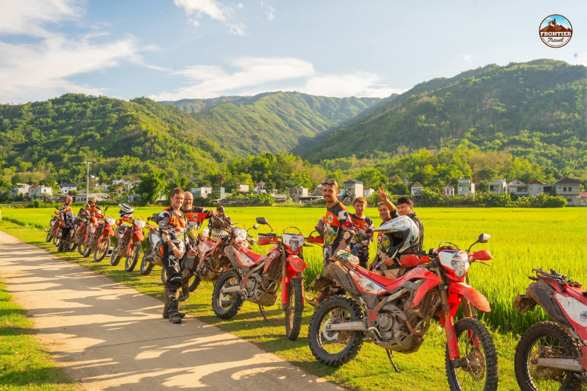 Highway 32 motorbike Vietnam Northwest offers stunning mountain adventures 