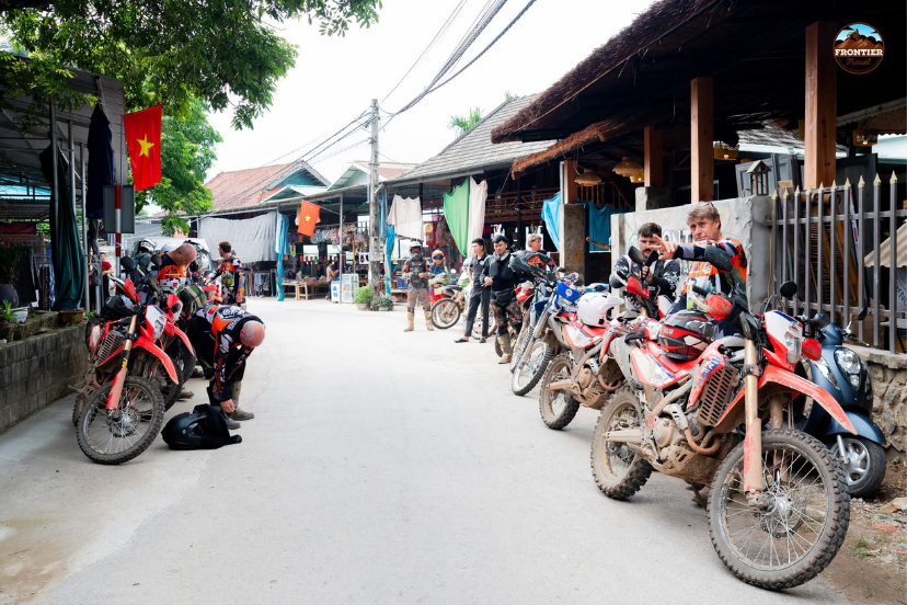 Winter brings cloud hunting adventures across Northwest Vietnam mountains 