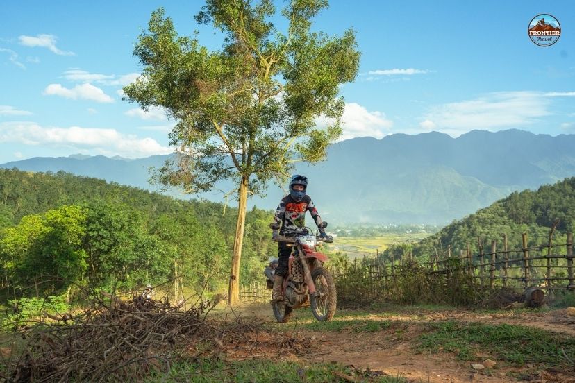 Essential techniques for safely riding high-altitude mountain roads