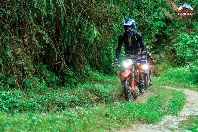 Broken-in boots and dry socks keep long riding days more comfortable