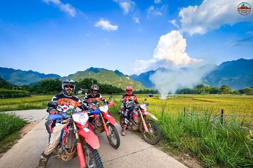 Scenic mountain valley guesthouse in Yen Minh town along the loop