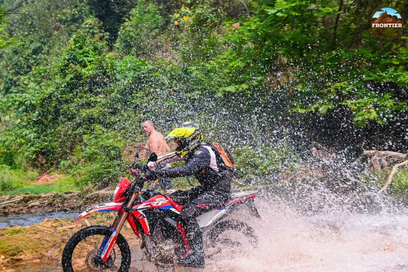 Authentic Vietnam motorbike experience local route