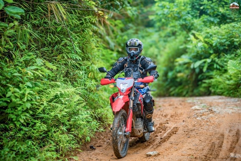 Clean engine oil ensures smooth operation during journeys 