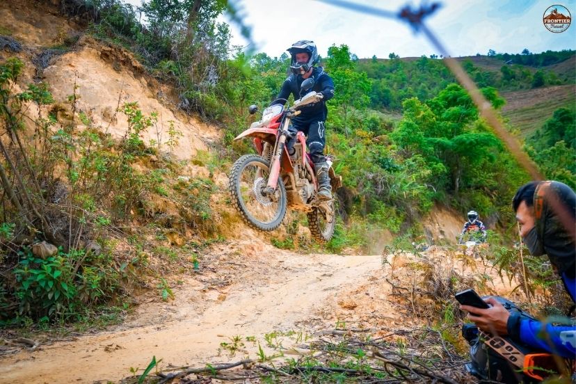 Experienced guides maintain smooth journeys through mountain passes 