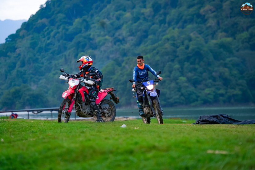 Ha Giang loop Ma Pi Leng pass overlooks majestic limestone cliffs 