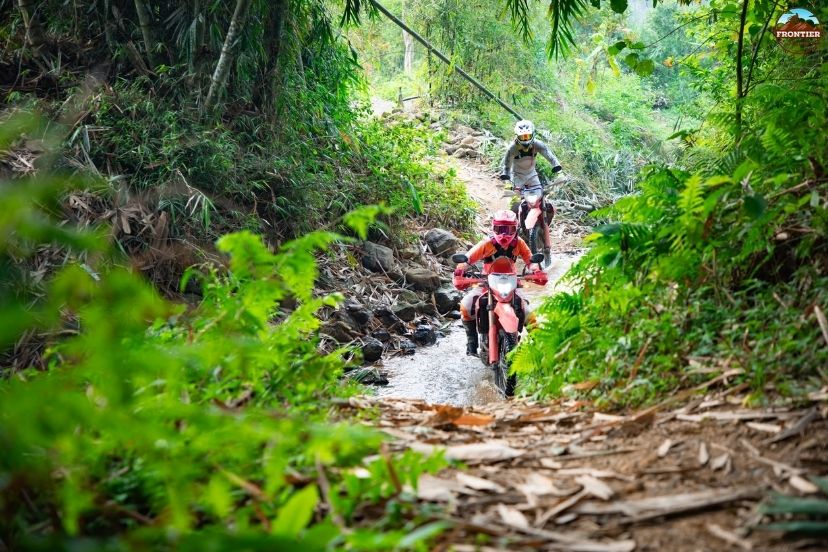 Legal overview - Can foreigners ride motorbike in Vietnam?