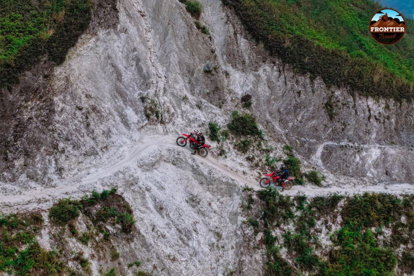 Ma Pi Leng Pass scenic road Vietnam 