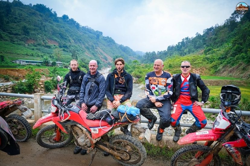 Motorbike body armor jacket vietnam tour enhances rider safety protection