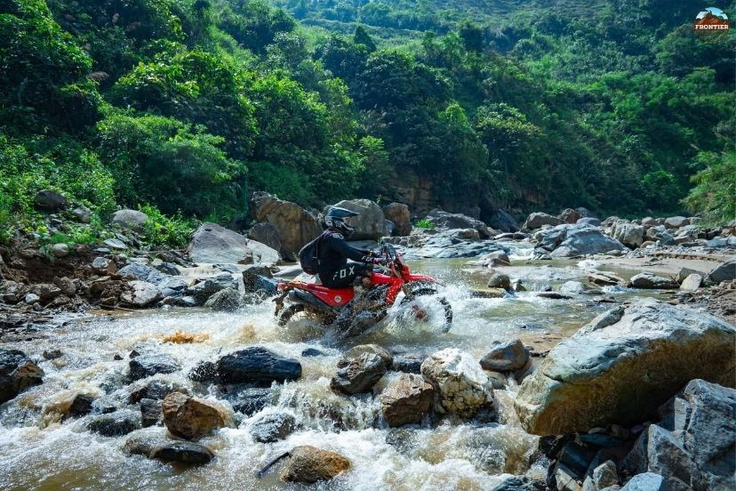 Mountain canyons and lakes inspire unforgettable journeys 