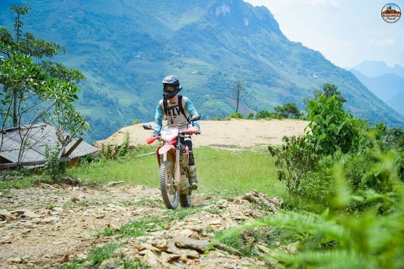 Proper rain gear motorbike vietnam what to pack ensures safe preparation 