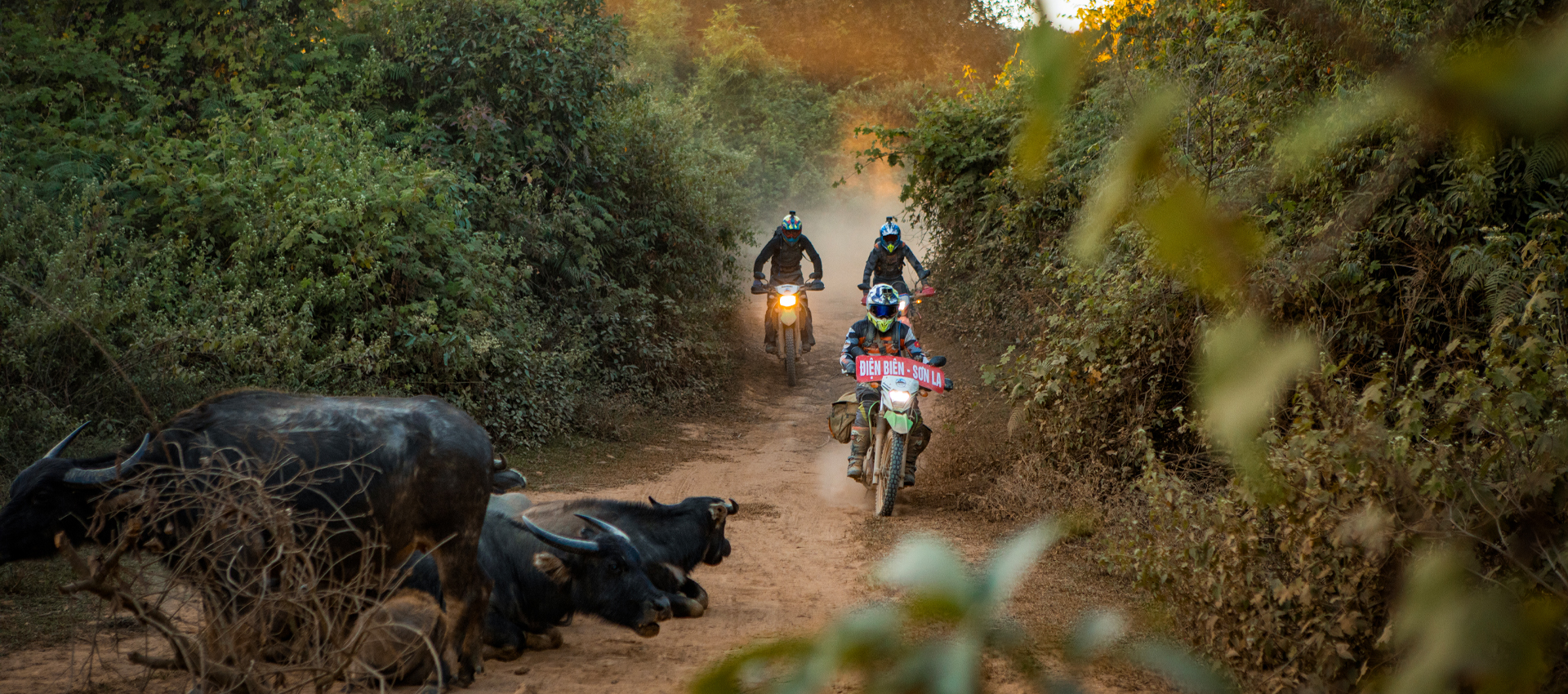 Day 5: LUANG PRABANG - VANG VIENG (200 KM) (B/L/D)